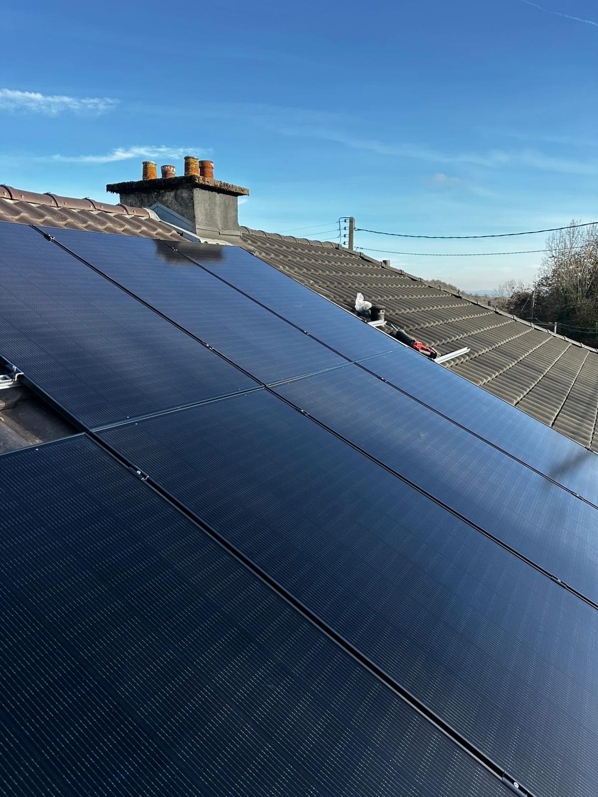 Panneaux solaires résistants aux intempéries